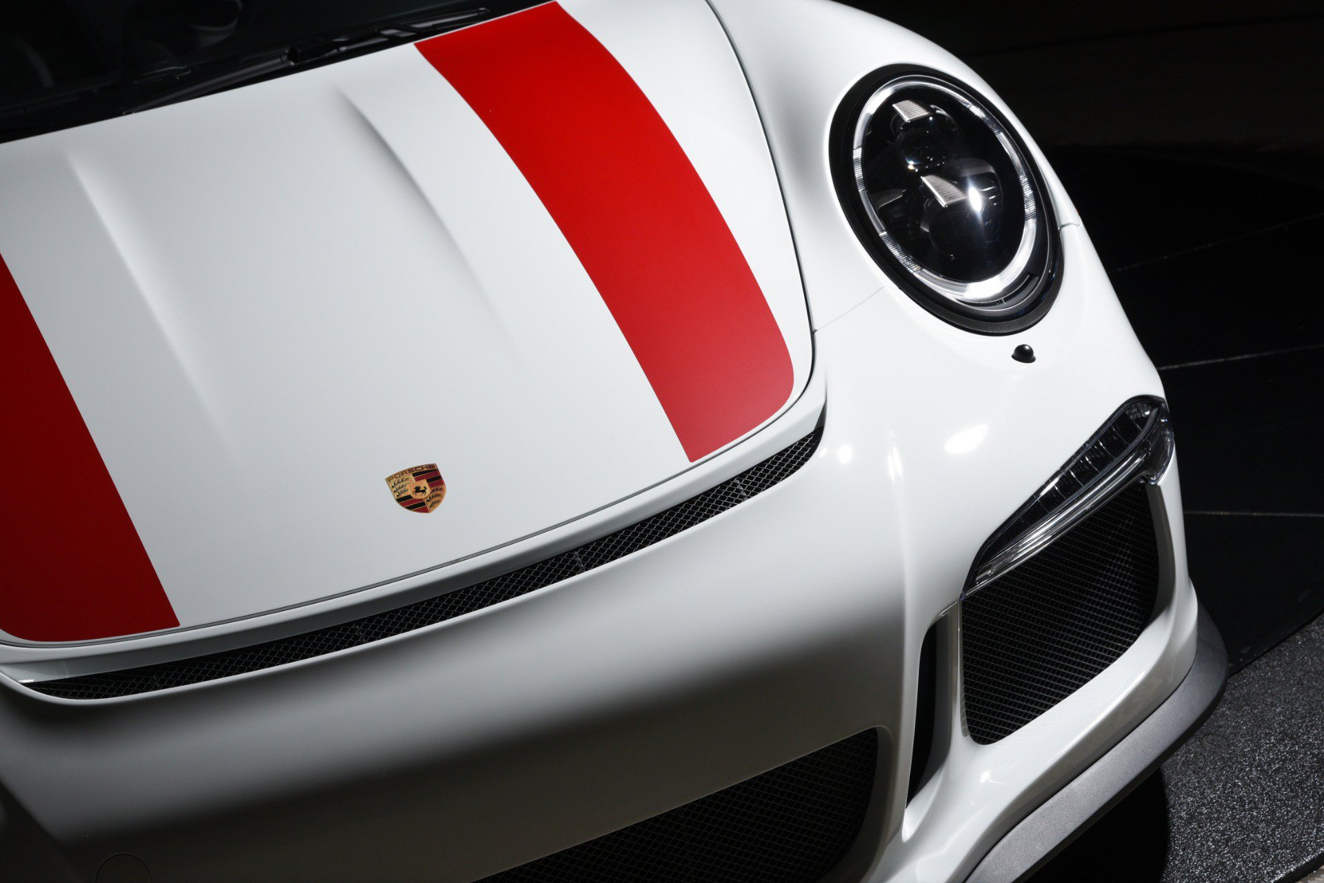 Used 2016 Porsche 911 R RWD image 33