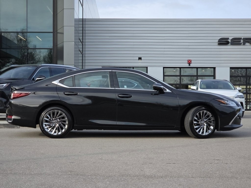 Certified 2024 Lexus ES 300h Ultra Luxury w/ Accessory Package (Z1) image 30