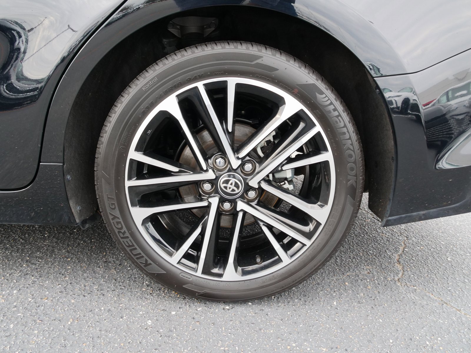 Used 2025 Toyota Camry XLE image 13