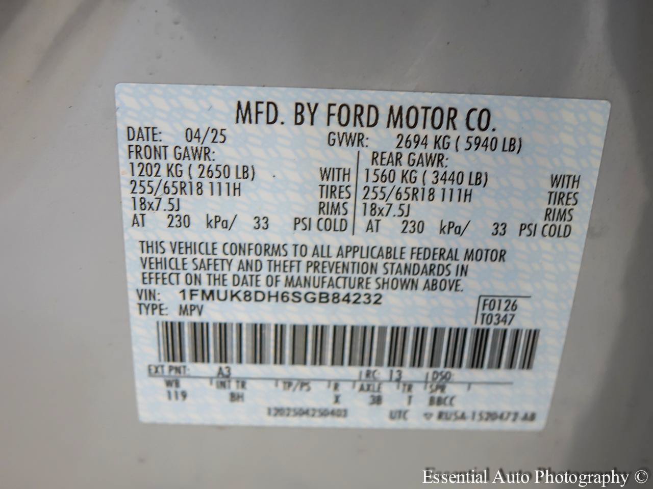 Used 2025 Ford Explorer Active AWD/4WD image 38