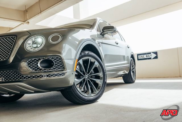 Used 2017 Bentley Bentayga image 50