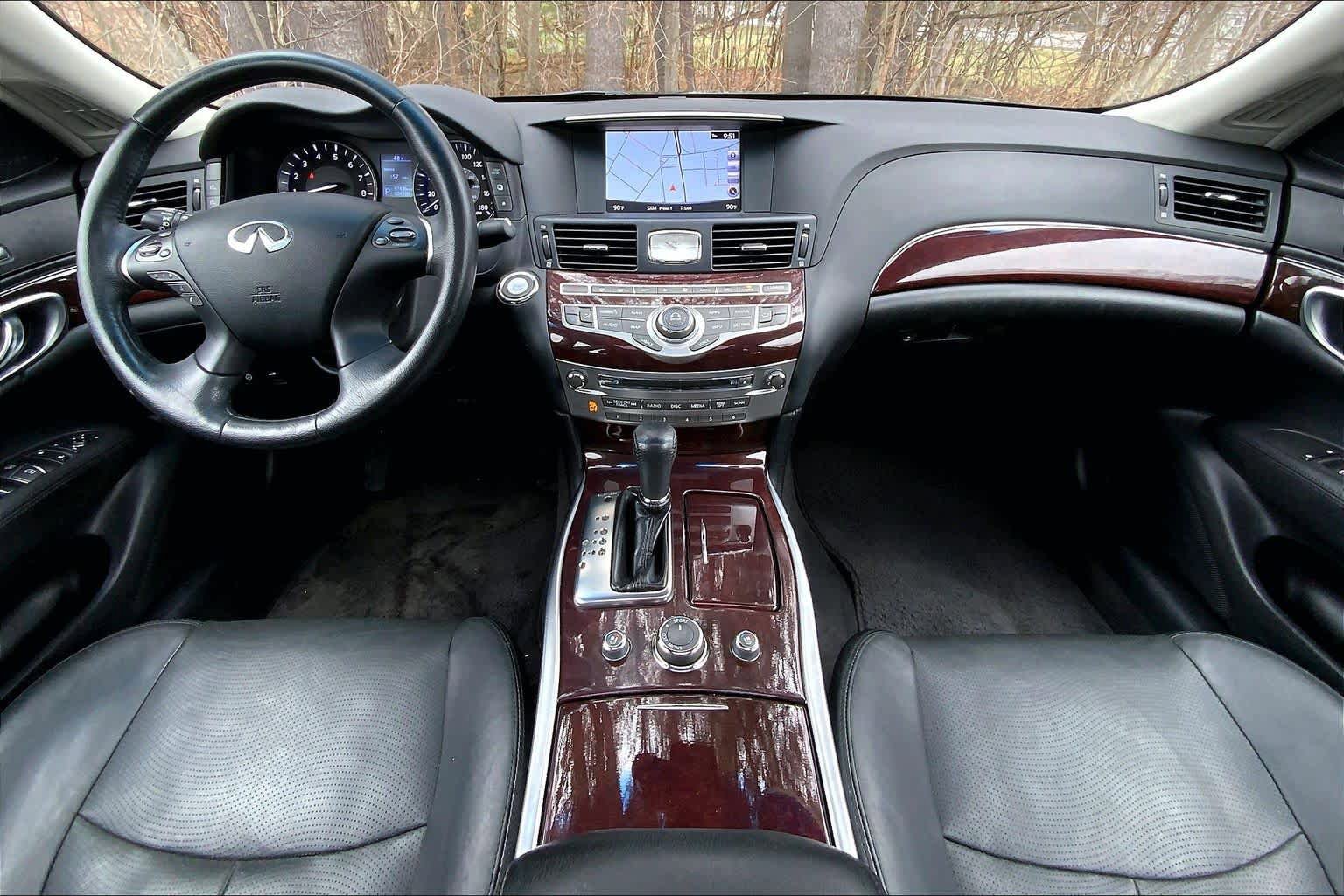 Used 2019 INFINITI Q70 L 3.7 AWD/4WD image 16