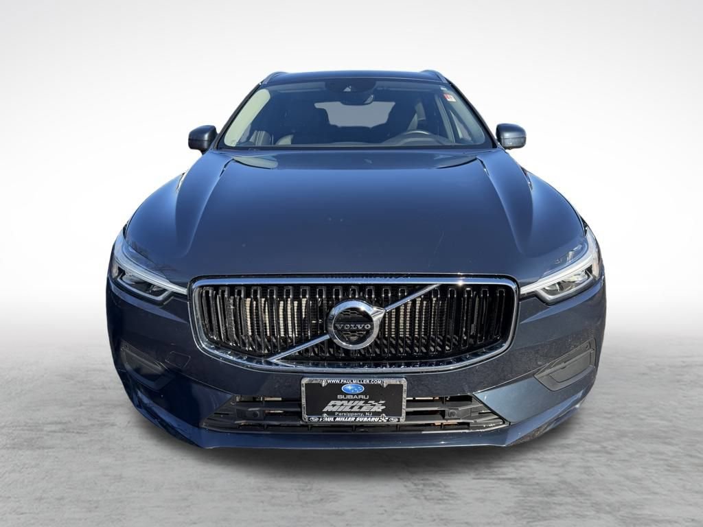 Used 2020 Volvo XC60 T6 Momentum image 2