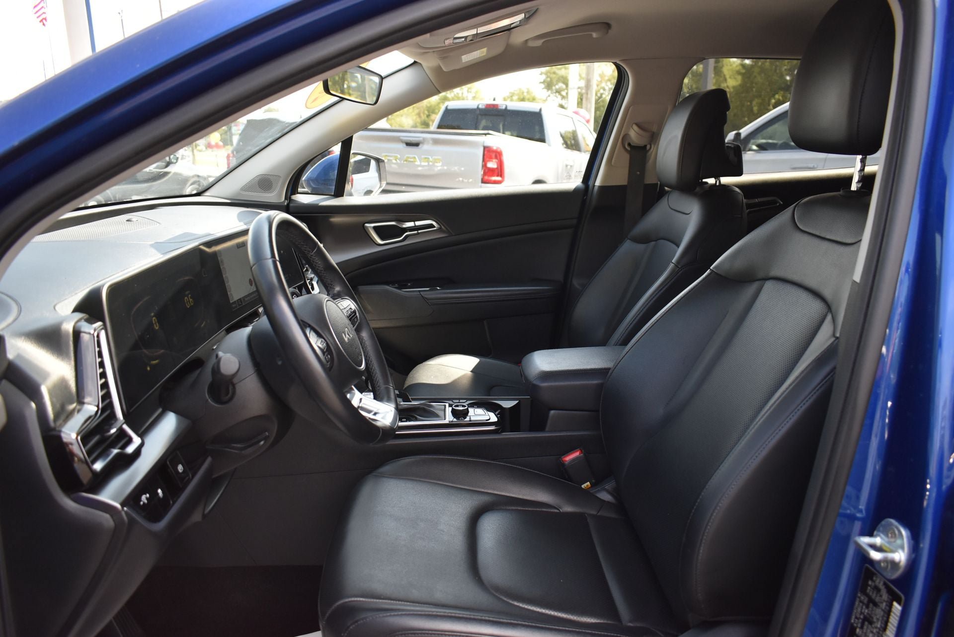 Used 2023 Kia Sportage EX FWD image 14
