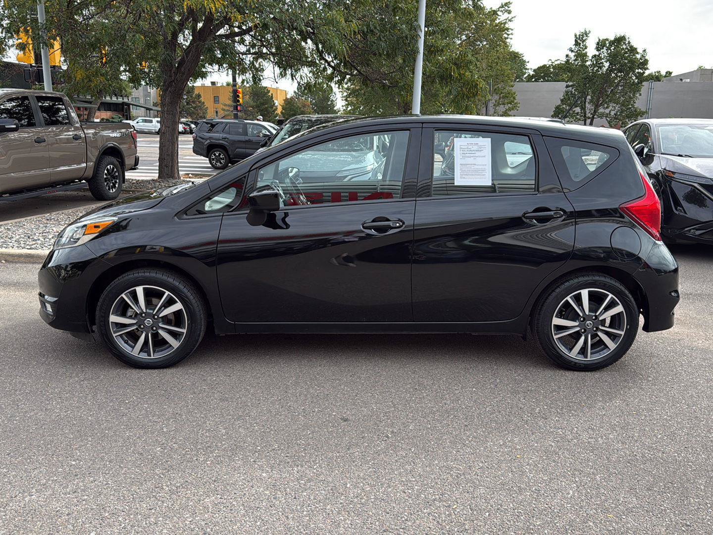 Used 2017 Nissan Versa Note FWD image 4