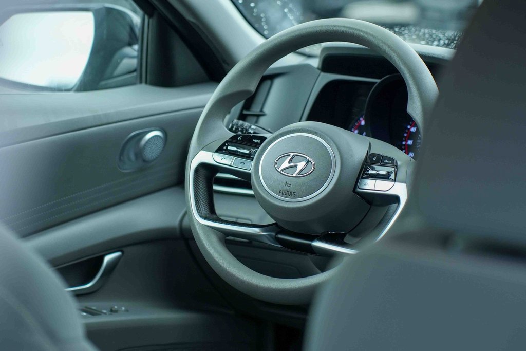 Used 2022 Hyundai Elantra SEL image 19