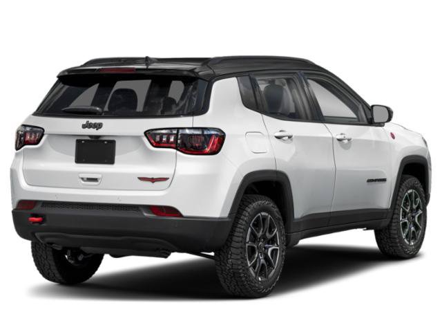 Used 2024 Jeep Compass Trailhawk AWD/4WD image 2