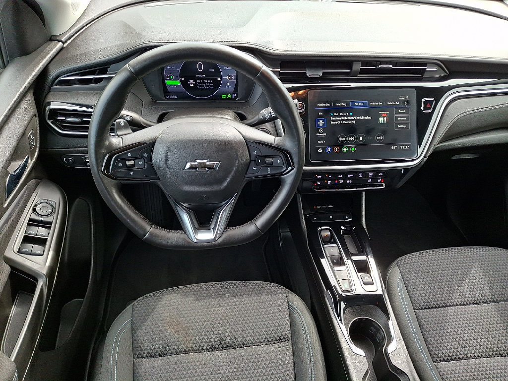 Used 2023 Chevrolet Bolt EUV LT w/ Comfort Package FWD image 2