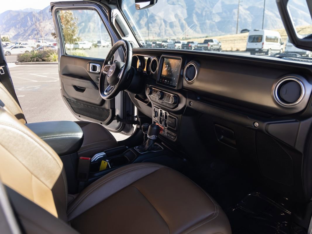 Used 2020 Jeep Gladiator Rubicon w/ Uconnect 4C Nav & Sound Group image 24