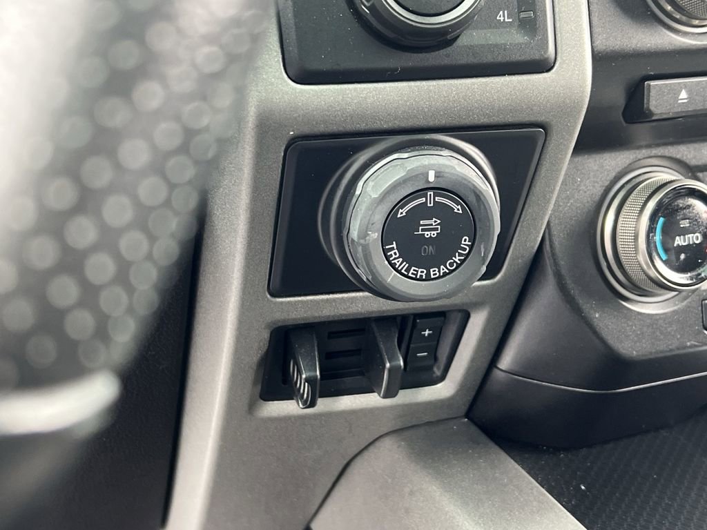 Used 2017 Ford F150 Raptor w/ Equipment Group 802A Luxury image 33