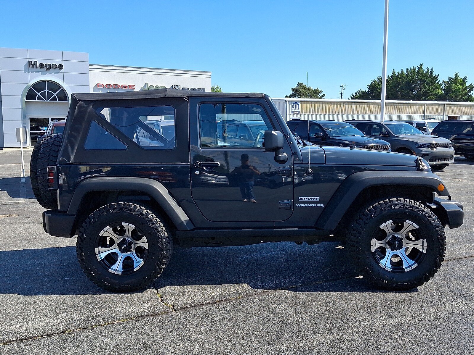 Used 2017 Jeep Wrangler Sport w/ Quick Order Package 24S AWD/4WD image 7