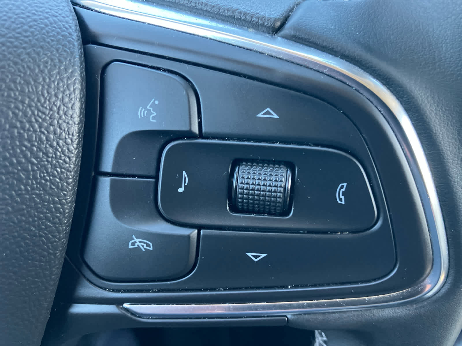 Used 2024 Buick Encore GX Avenir w/ Avenir Convenience Package AWD/4WD image 19
