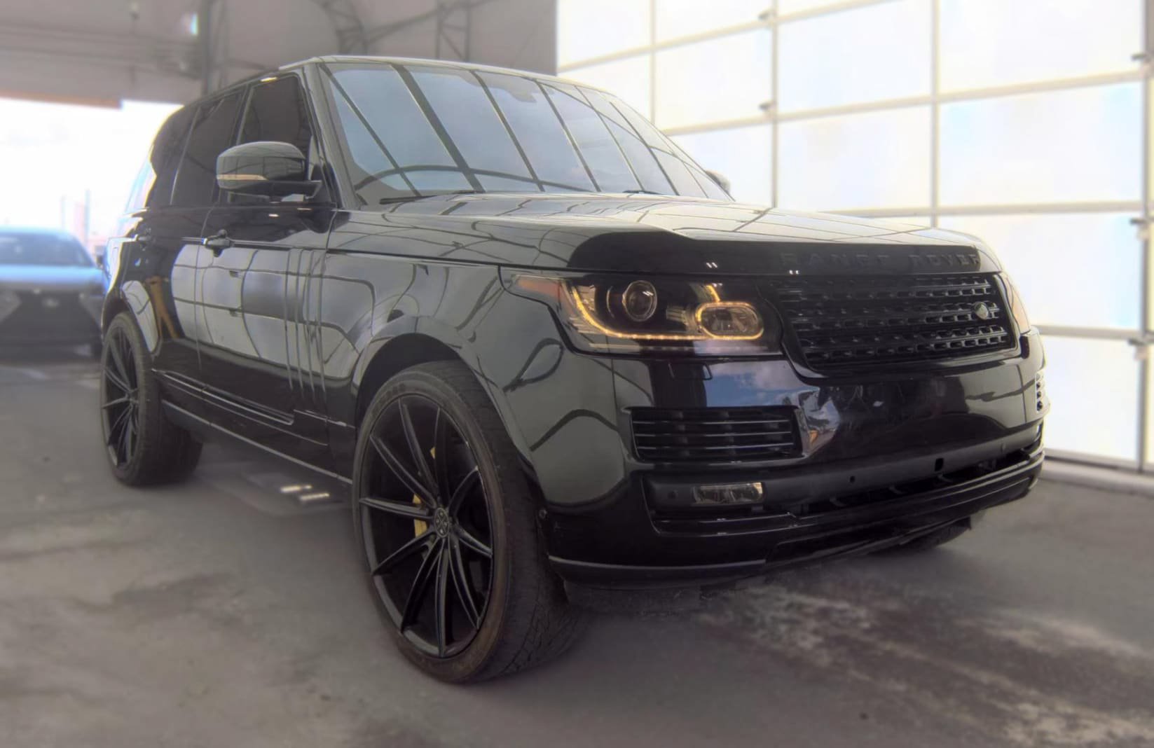Used 2016 Land Rover Range Rover Supercharged AWD/4WD image 3