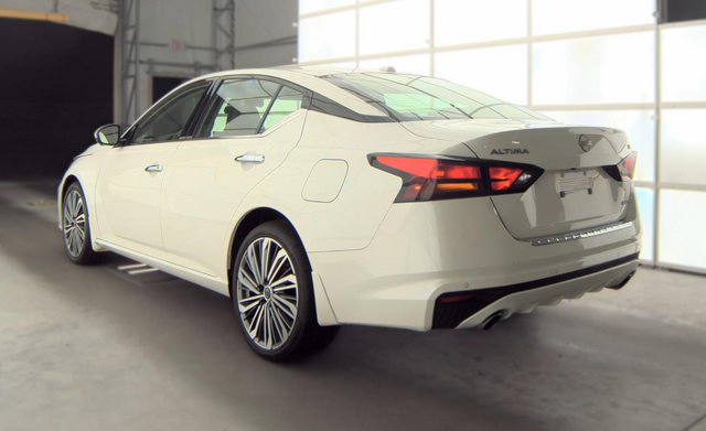 Used 2023 Nissan Altima 2.5 SL AWD/4WD image 4