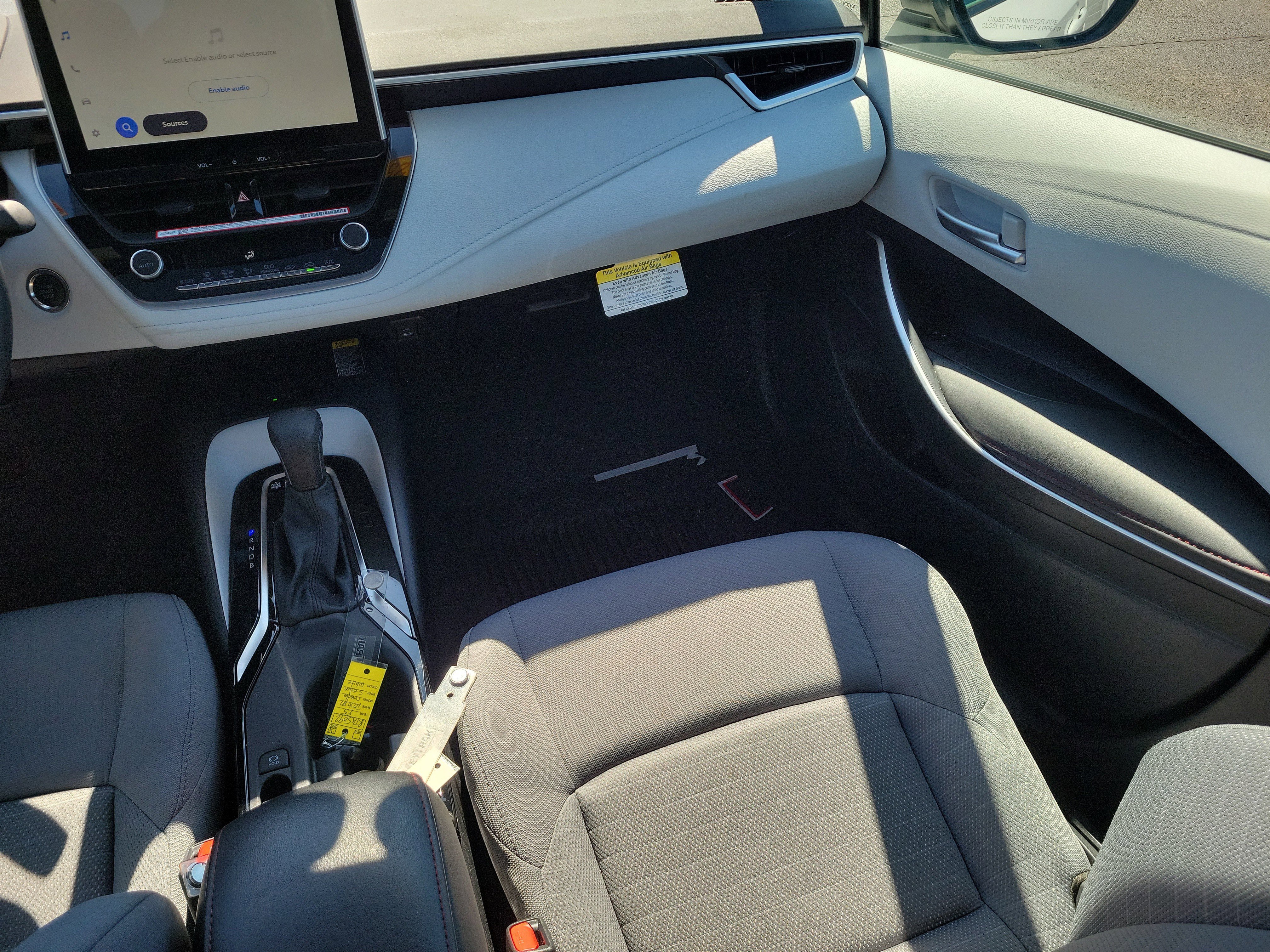 Used 2025 Toyota Corolla SE w/ SE Premium Package image 14