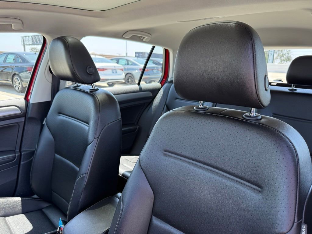 Used 2017 Volkswagen Golf Wolfsburg Edition FWD image 15