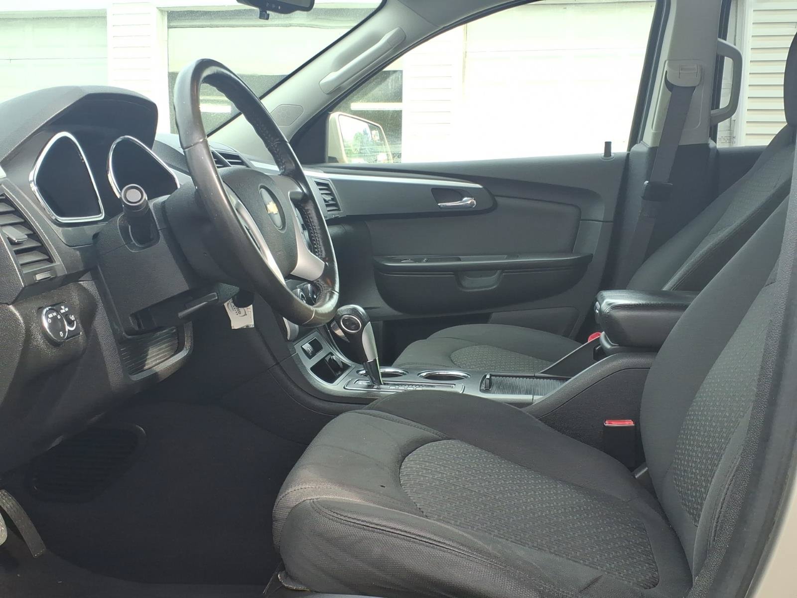 Used 2011 Chevrolet Traverse LT w/ Personal Connectivity Package AWD/4WD image 8