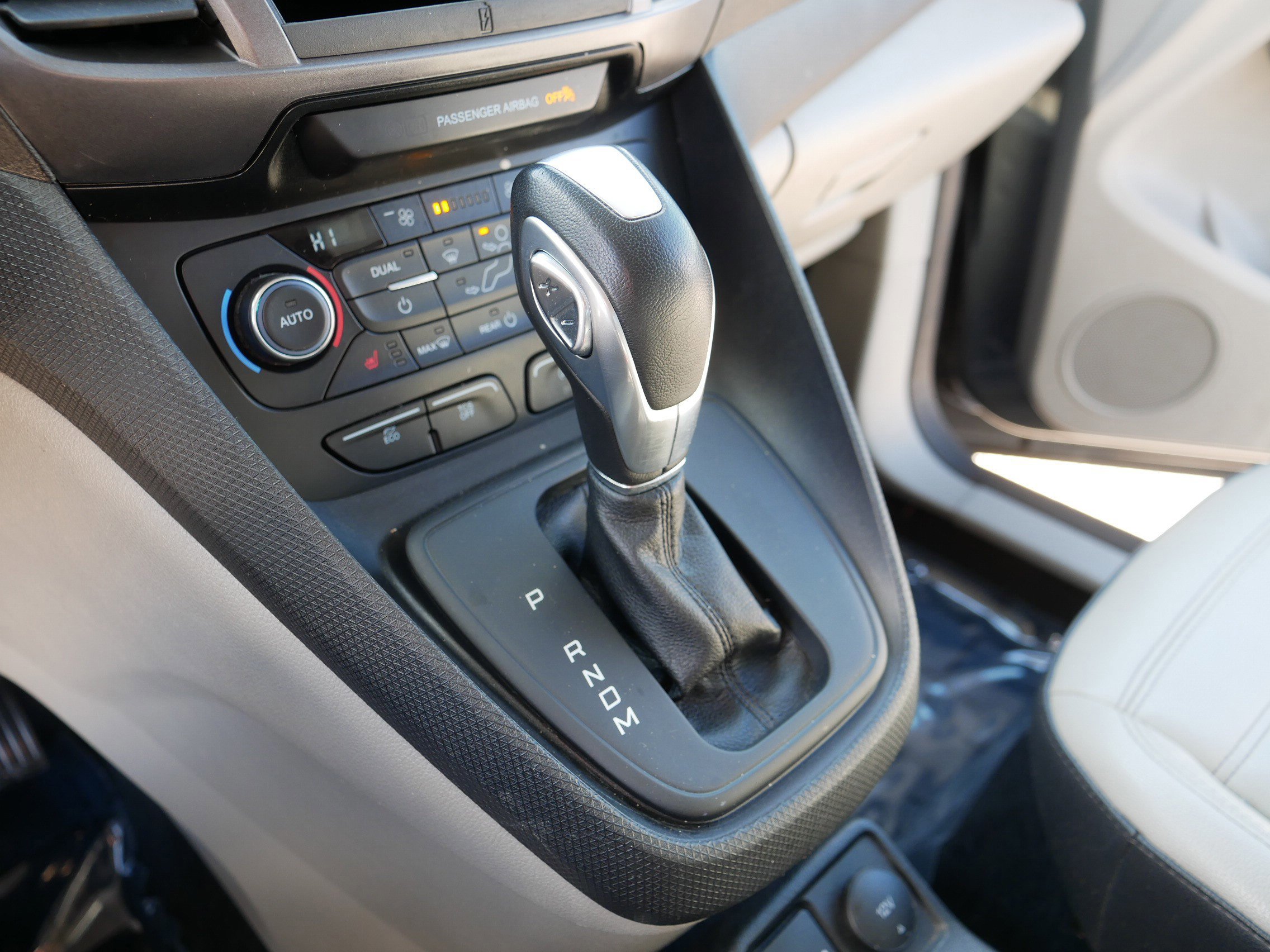 Used 2022 Ford Transit Connect XLT FWD image 30