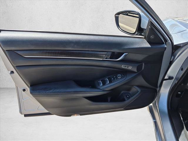 Used 2018 Honda Accord Touring image 10