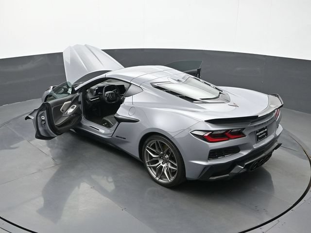 Used 2025 Chevrolet Corvette Z06 RWD image 22