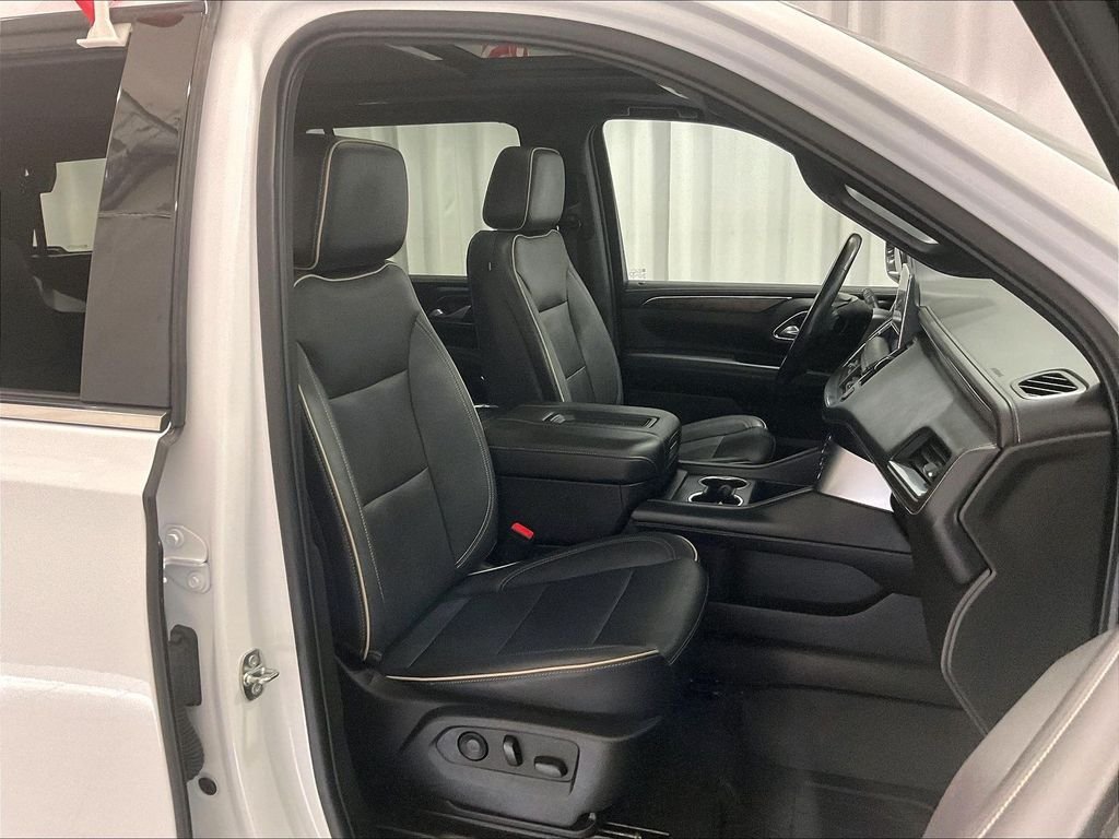 Used 2022 Chevrolet Tahoe Premier AWD/4WD image 11