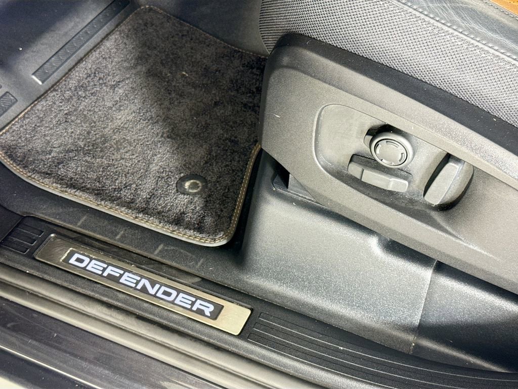 Used 2023 Land Rover Defender 110 X image 18