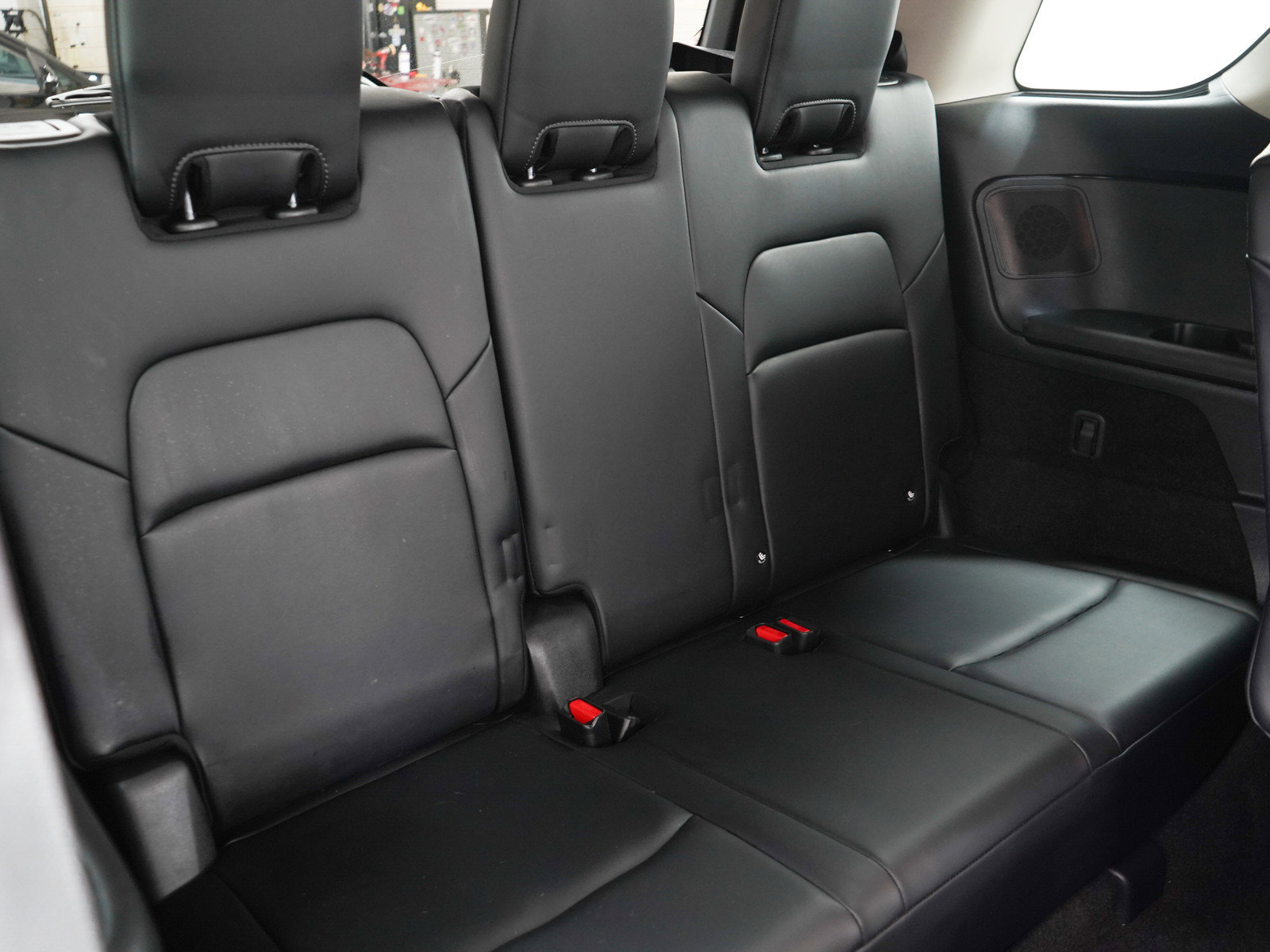 Used 2023 Nissan Pathfinder Platinum AWD/4WD image 13