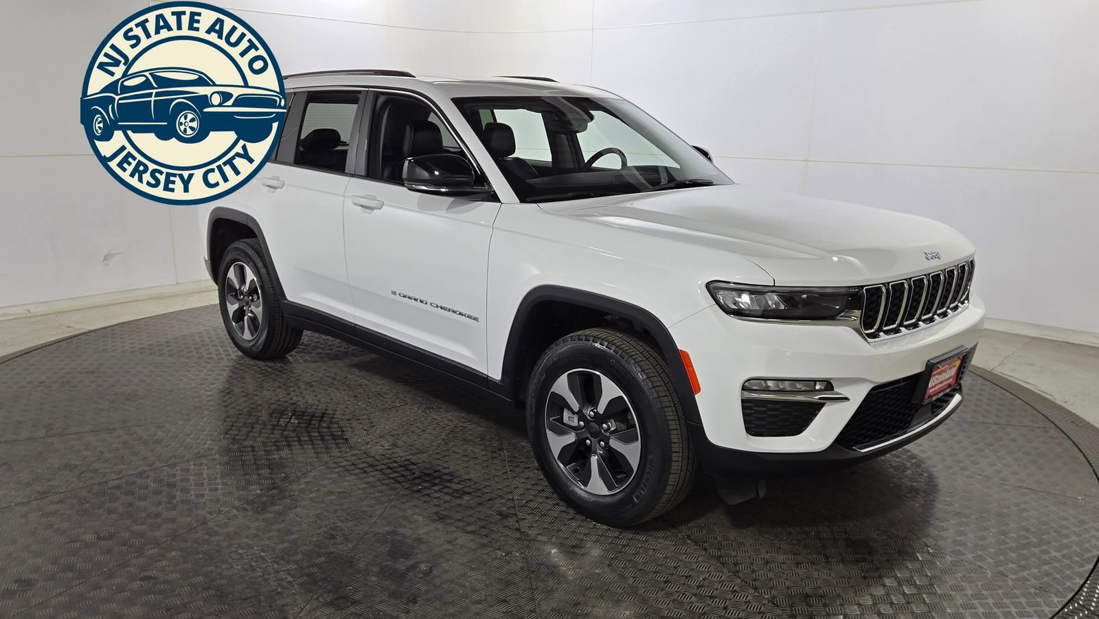 Used 2023 Jeep Grand Cherokee 4WD 4xe image 9