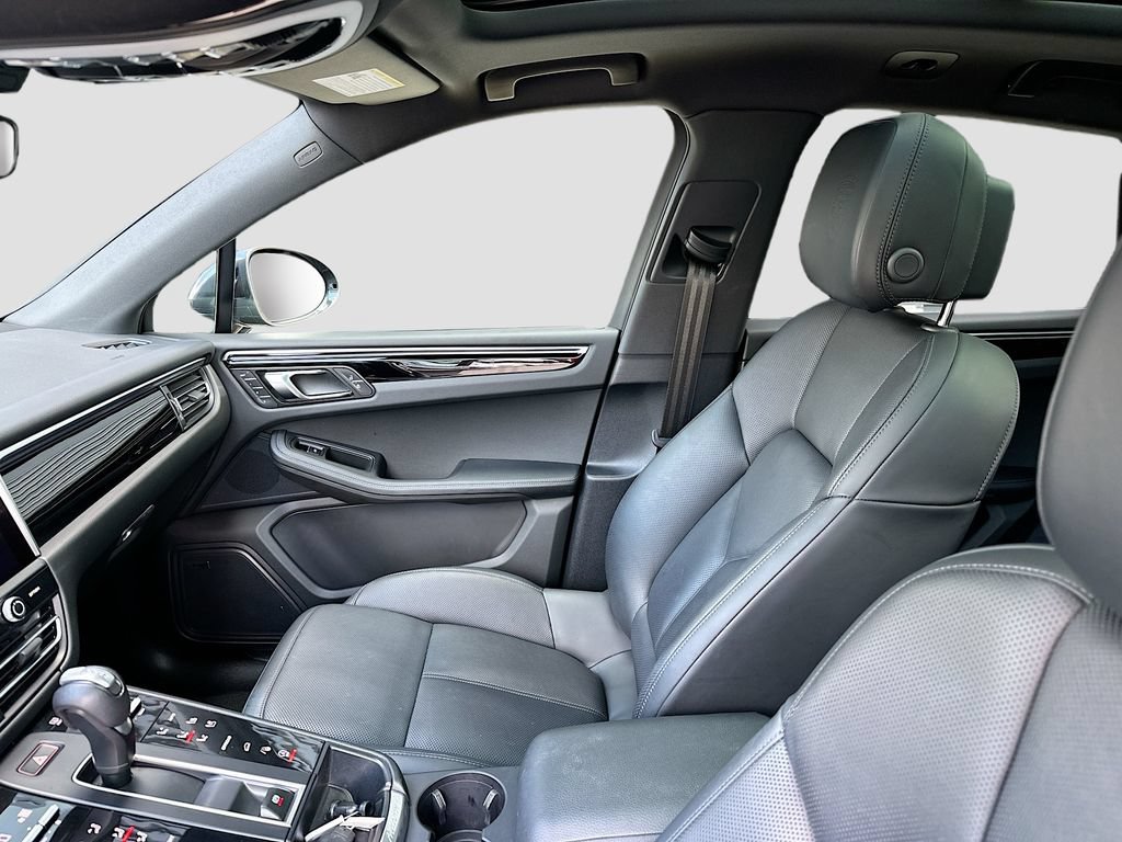 Used 2024 Porsche Macan w/ Premium Plus Package AWD/4WD image 26