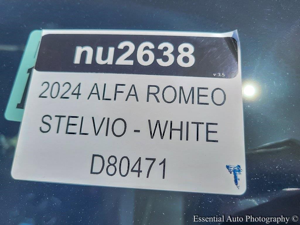 Used 2024 Alfa Romeo Stelvio Sprint image 25