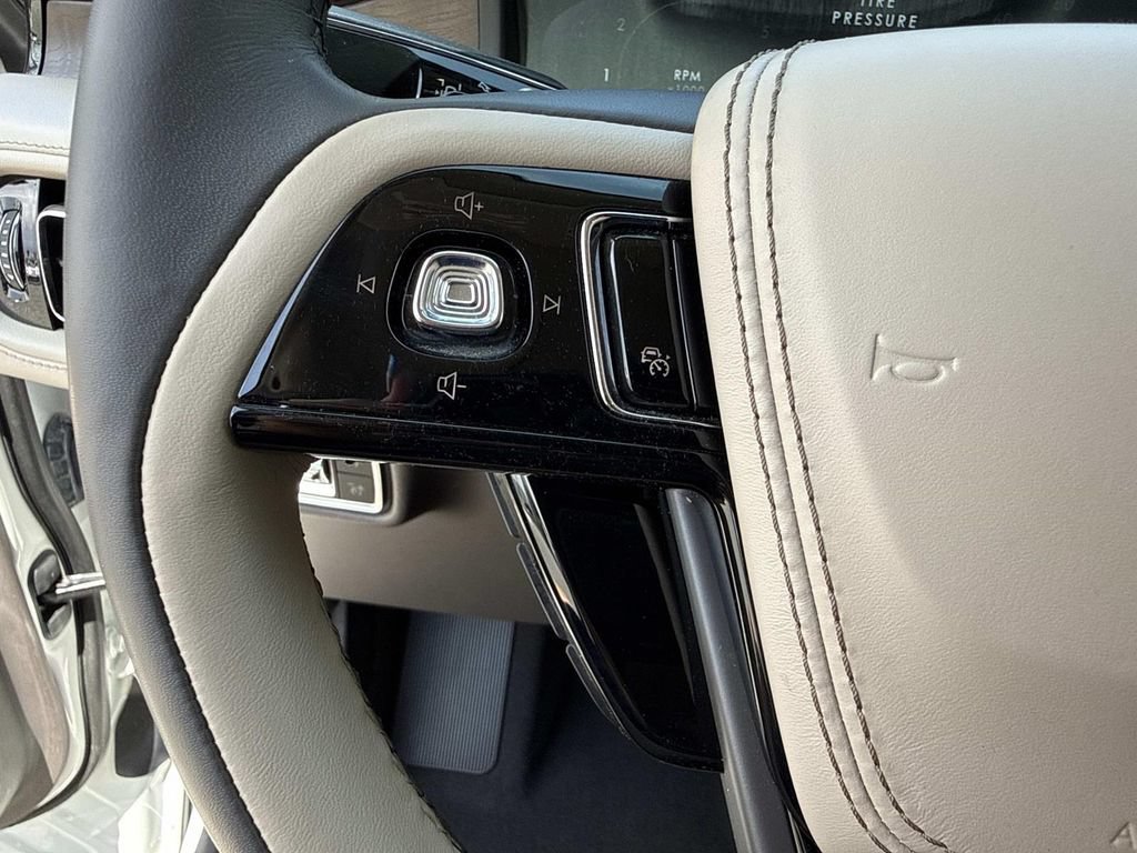 Certified 2021 Lincoln Aviator Reserve w/ Elements Package Plus RWD image 32