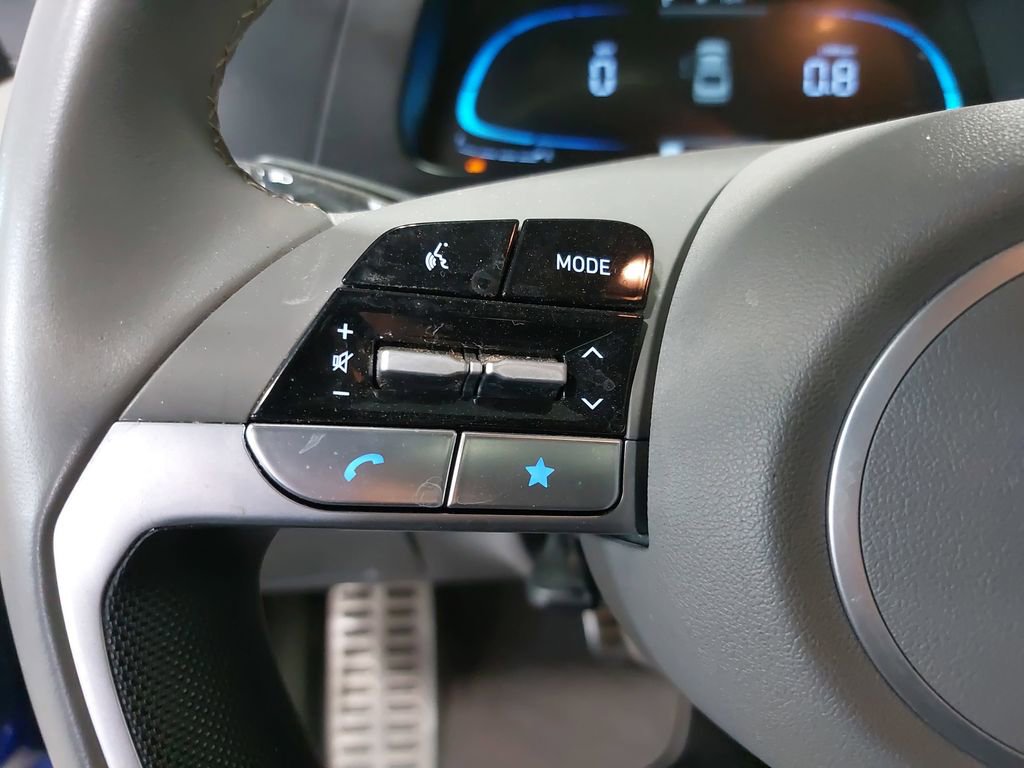 Used 2025 Hyundai Elantra Sport FWD image 16