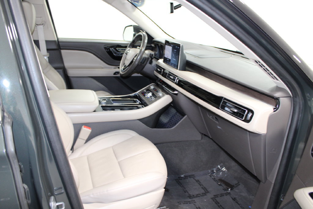Used 2023 Lincoln Aviator Reserve w/ Equipment Group 201A AWD/4WD image 31