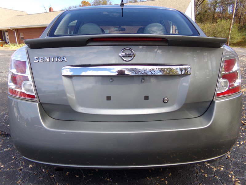 Used 2011 Nissan Sentra 2.0 image 12