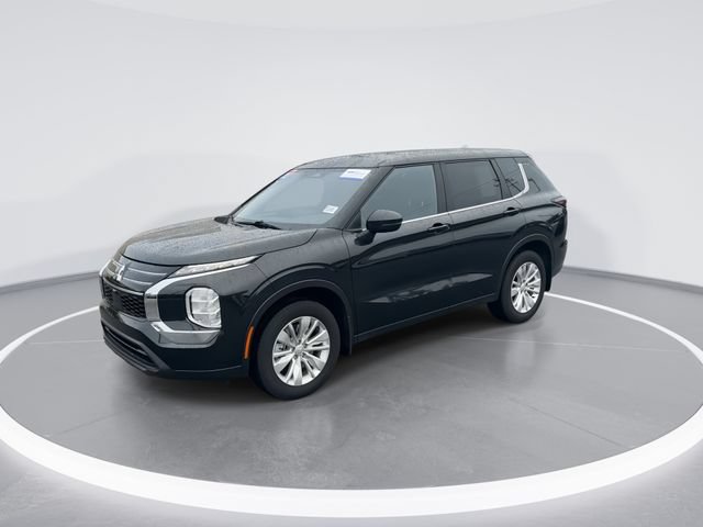 Used 2025 Mitsubishi Outlander ES FWD image 3