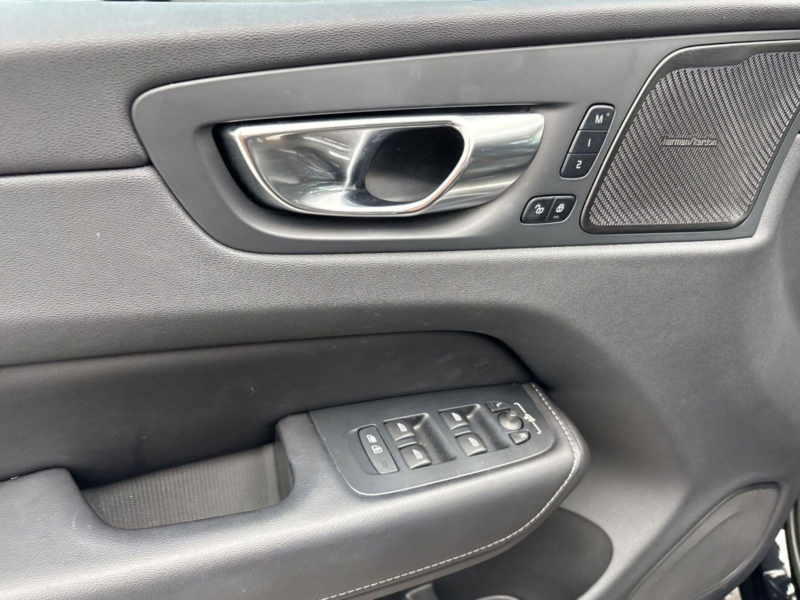 Certified 2023 Volvo XC60 B5 Ultimate image 13