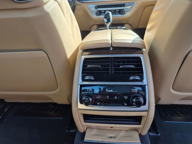 Used 2022 BMW 750i xDrive w/ Executive Package image 18