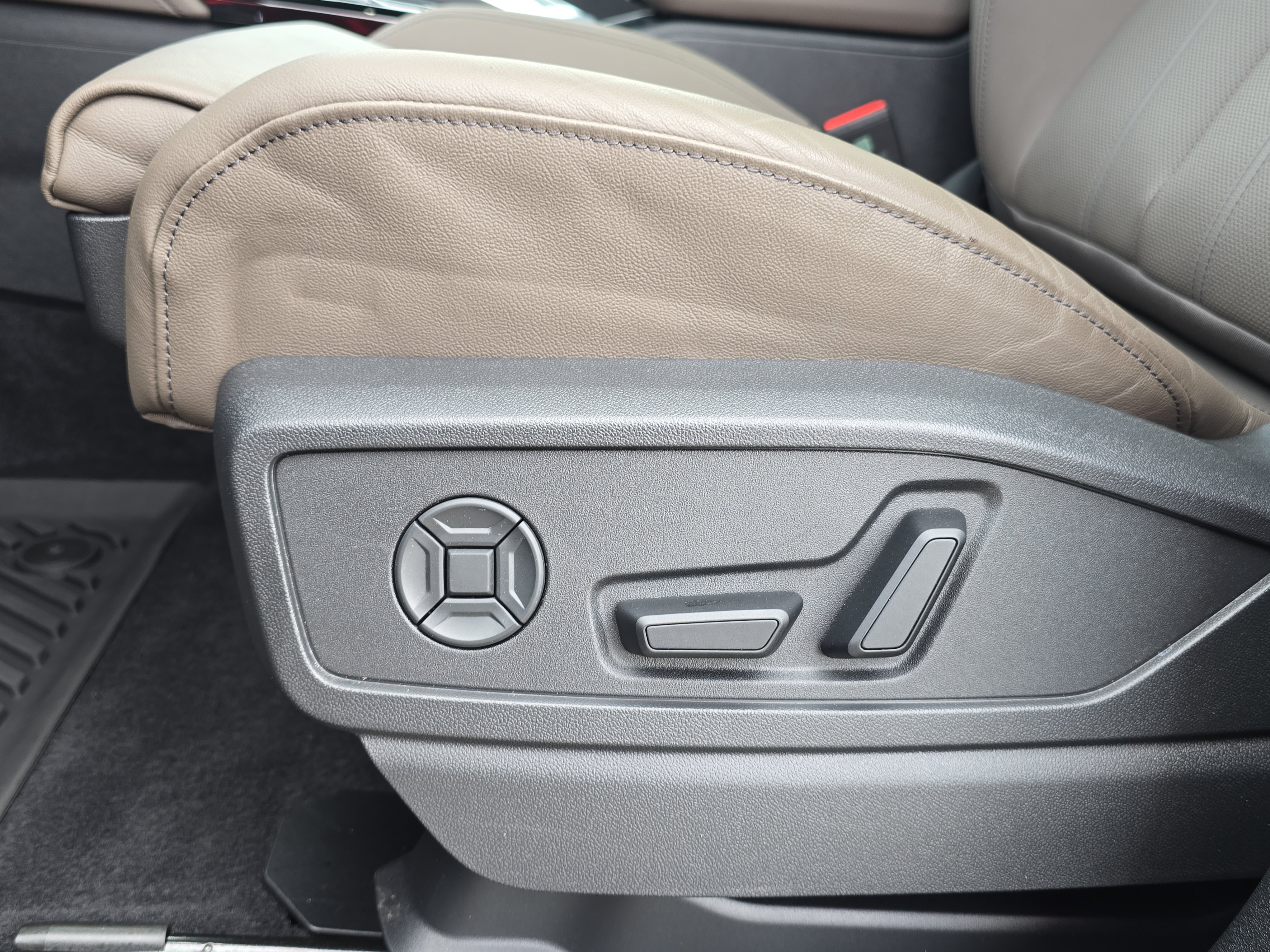 Certified 2025 Audi Q5 Prestige AWD/4WD image 28