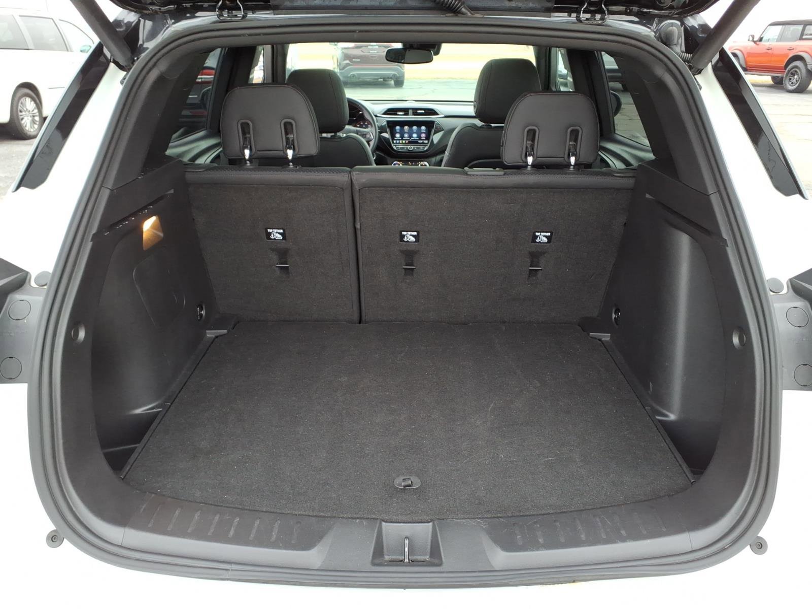 Used 2021 Chevrolet TrailBlazer RS w/ Sun and Liftgate Package image 11