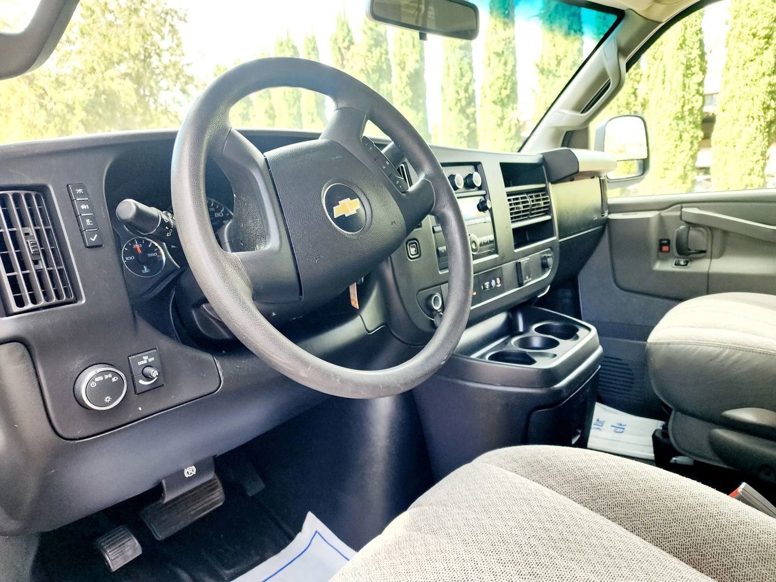 Used 2018 Chevrolet Express 2500 LT w/ LT Preferred Equipment Group image 11