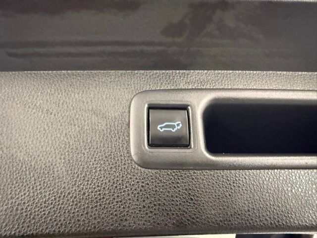 Used 2022 Toyota Highlander XSE image 10