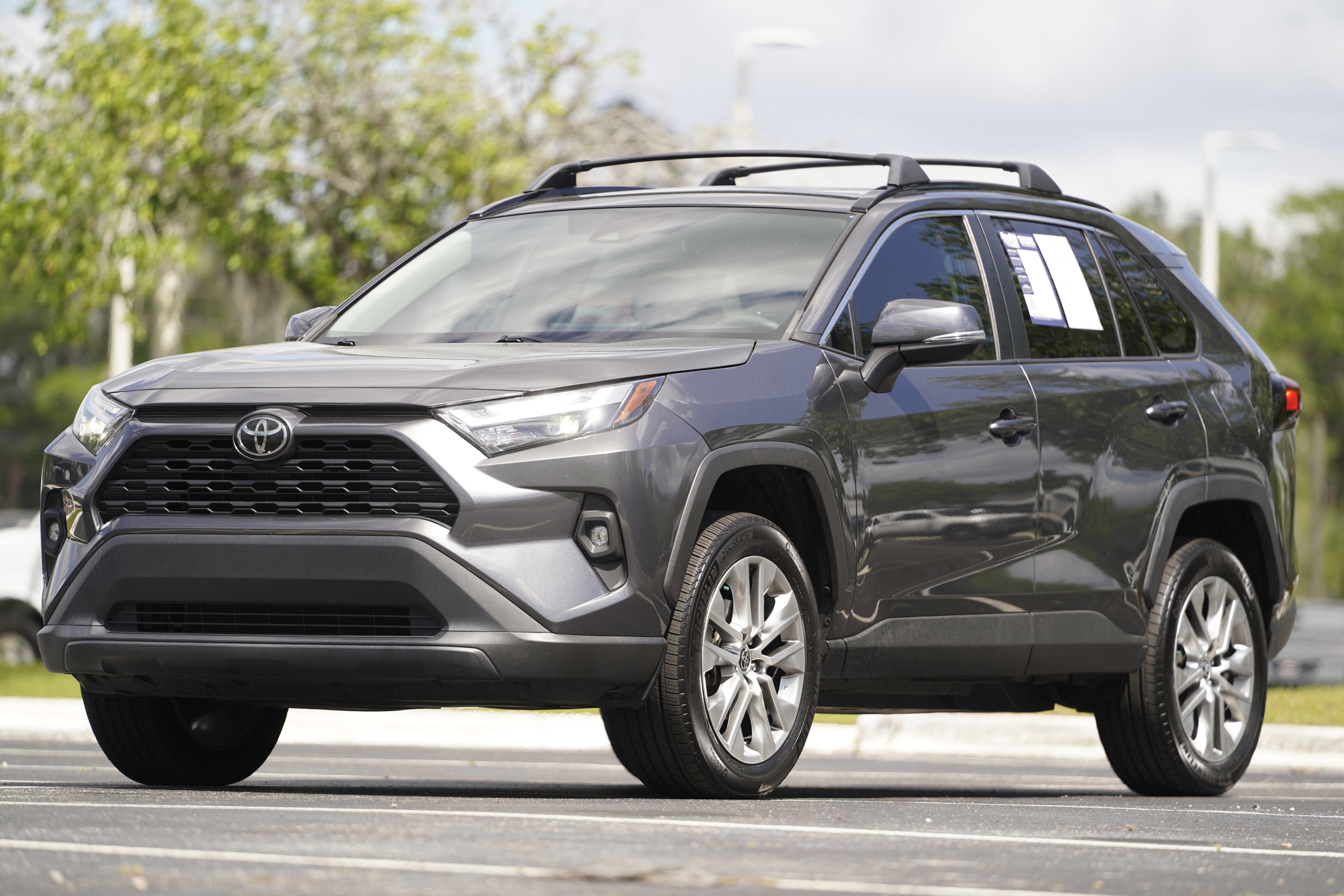 Used 2022 Toyota RAV4 XLE Premium FWD image 45