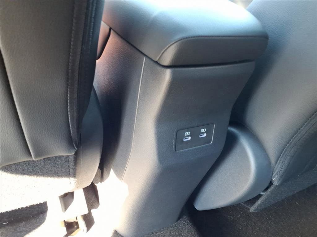 New 2026 Nissan Kicks SR w/ SR Premium Package image 28