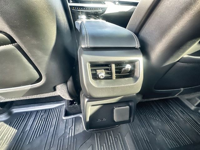 New 2025 Cadillac Optiq Luxury 1 image 22