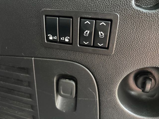 Used 2018 Cadillac Escalade ESV Platinum AWD/4WD image 12