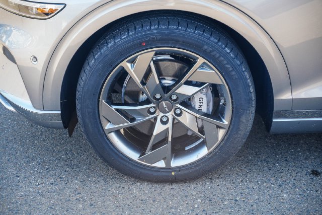 Used 2023 Genesis Electrified GV70 AWD/4WD image 11