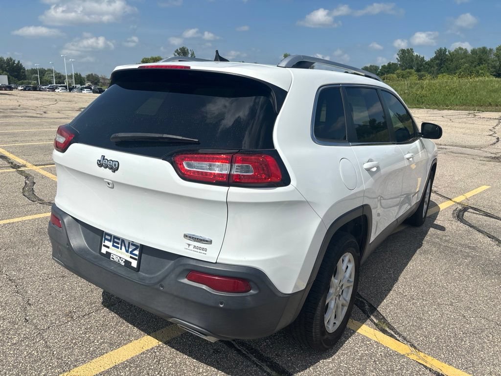 Used 2017 Jeep Cherokee Latitude w/ Comfort/Convenience Group FWD image 8