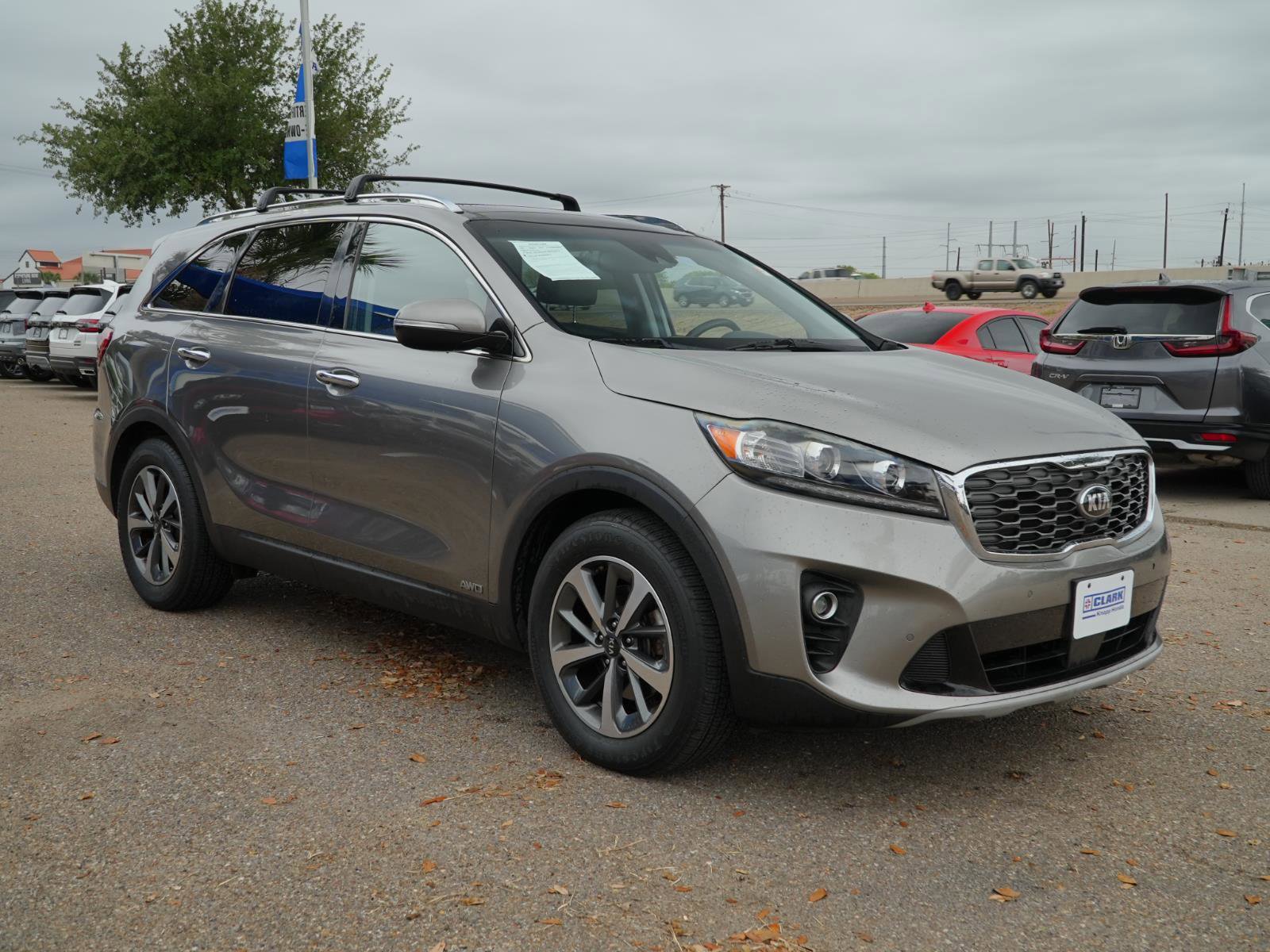 Used 2019 Kia Sorento EX w/ EX Touring Package image 3
