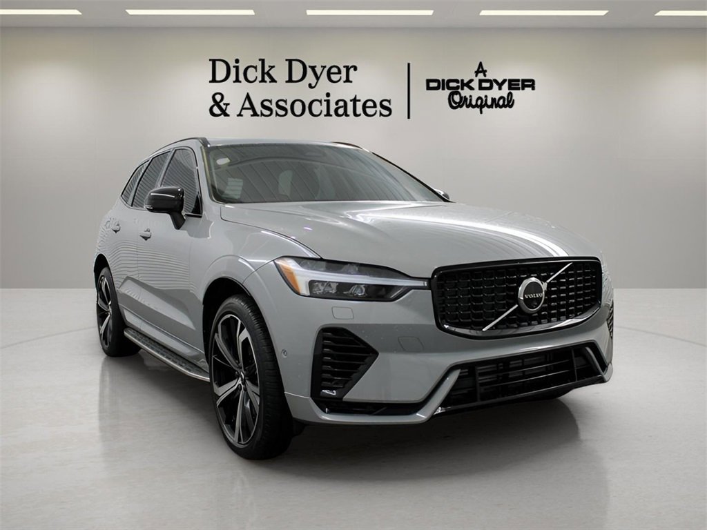 Certified 2025 Volvo XC60 T8 Ultra w/ Protection Package Premier image 14