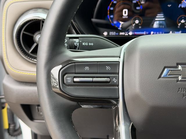 Used 2025 Chevrolet Colorado ZR2 w/ Technology Package AWD/4WD image 17